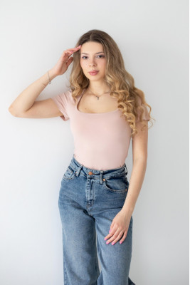 Футболка жіноча